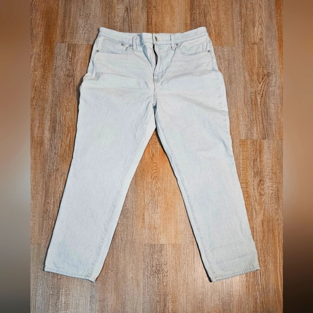 Classic White Women's Jeans - Picture 8 of 10